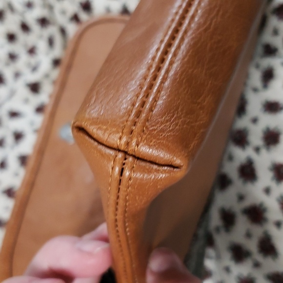 Versona Crossbody handbag - Picture 7 of 8